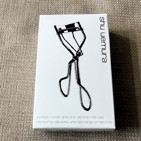 Shu Uemura iconic eyelash curler AND one silicone refill pad NEW in box & SEALED - Picture 1 of 4